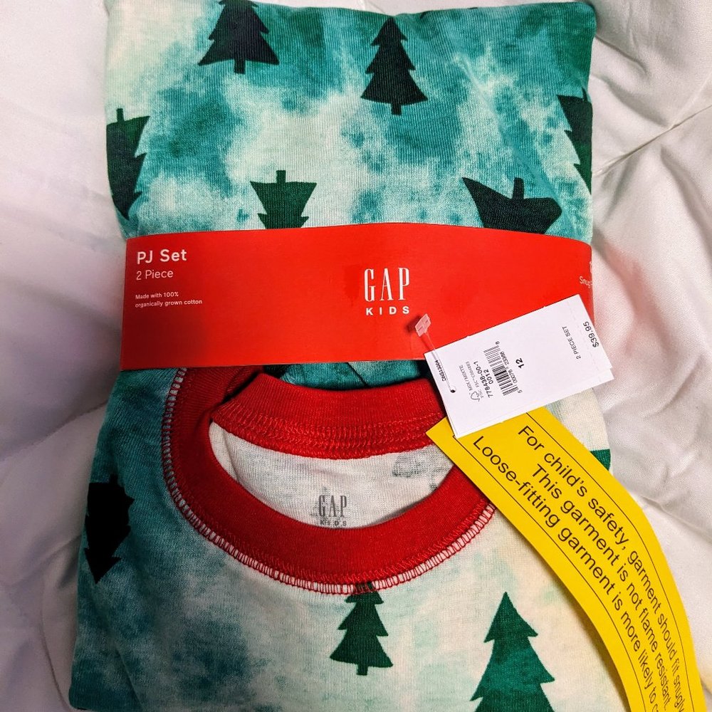 Gap Kids Unisex Pine Tree Pajamas 12 NWT